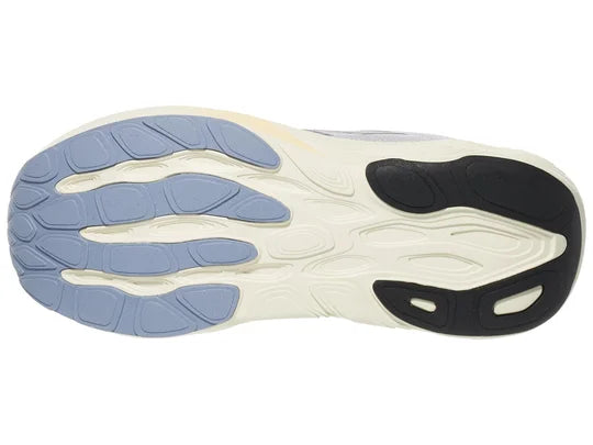 Women's New Balance 880v15. Light Purple. Off White midsole. Bottom view.