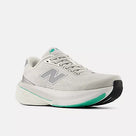 Women's New Balance 860 v15.
Grey upper. White midsole. Lateral view. 