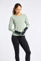 Women's Oiselle Firecracker Window Watch Gloves. Black.