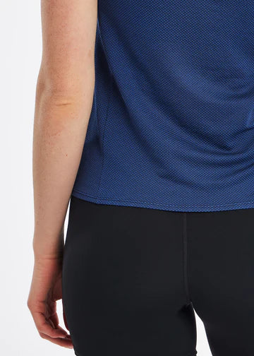 Women's Oiselle Flyout Trail Tank. Dark Blue. Fabric closeup.