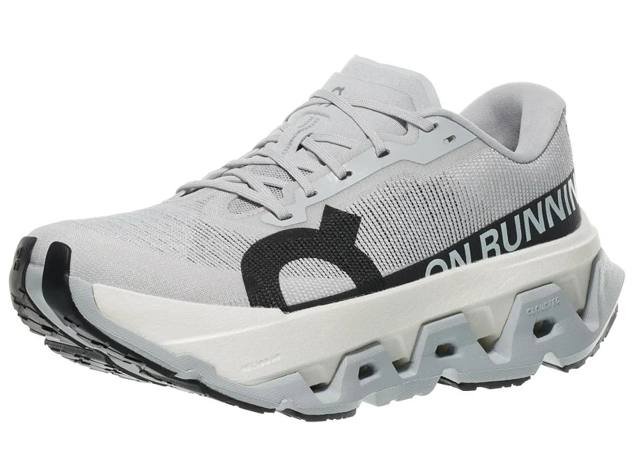 Women's On Cloudmonster Hyper. Light Grey upper. White midsole. Lateral view.