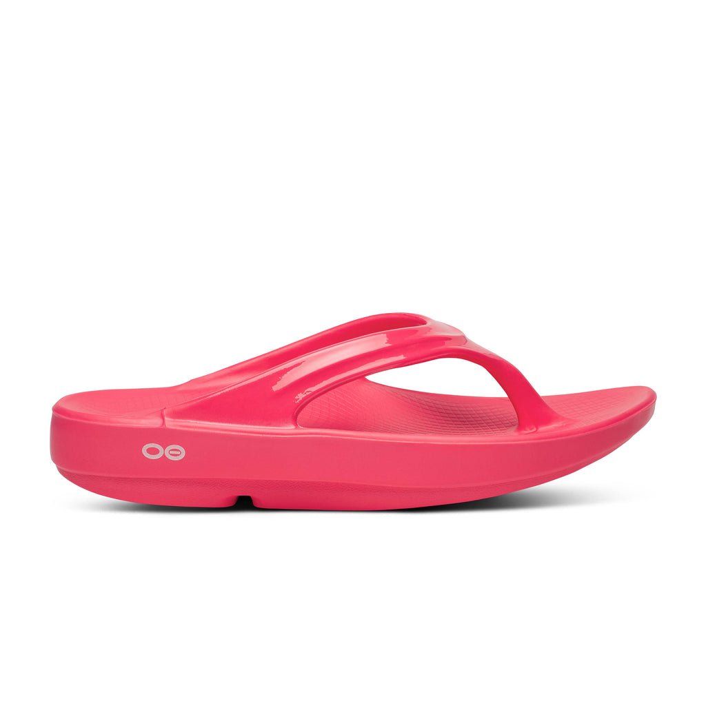 Women's Oofos Oolala Thong. Hot pink. Lateral view.