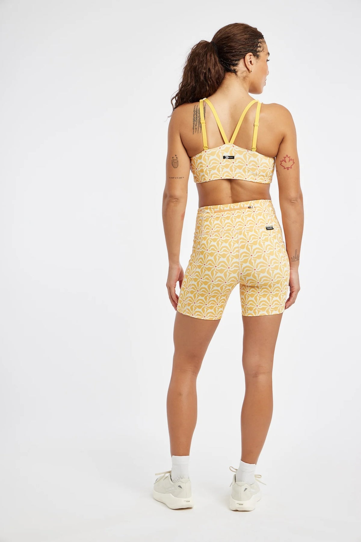 Oiselle Pockito 6" Shorts. Yellow.