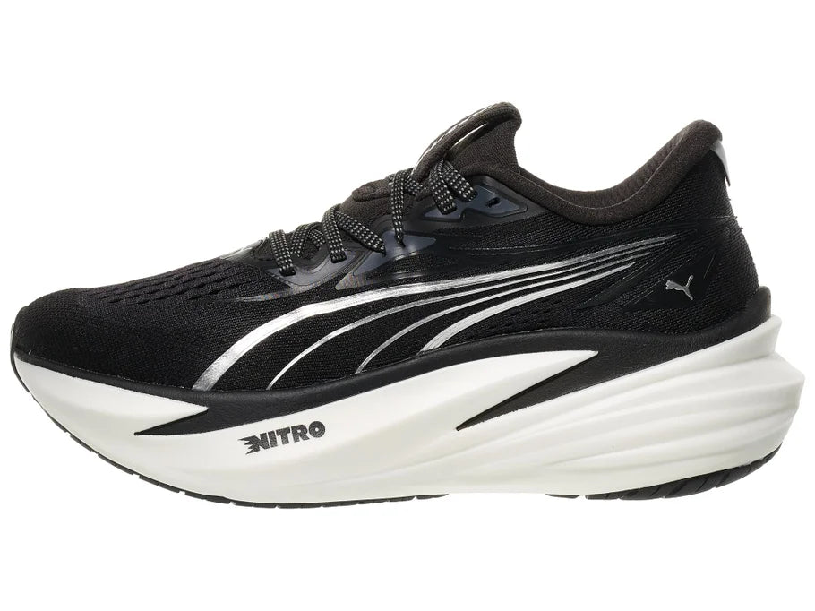 Women's PUMA MagMax Nitro 2. Black upper. White midsole. Lateral view.