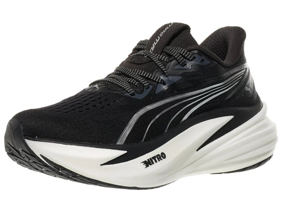 Women's PUMA MagMax Nitro 2. Black upper. White midsole. Lateral view.