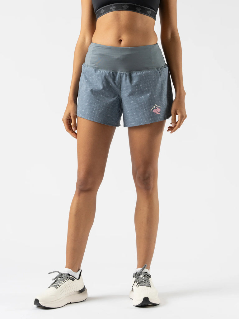 Women's Rabbit Summit Chasers 4". Grey and blue, with pink and white small dots. Pink log. Front view.