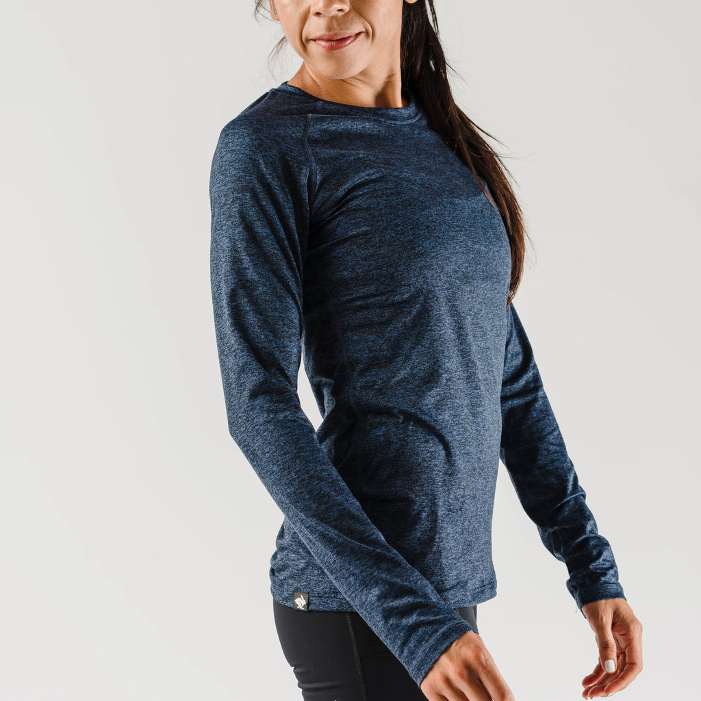 Women's rabbit EZ Long Sleeve. Dark Blue. Front/Lateral view.