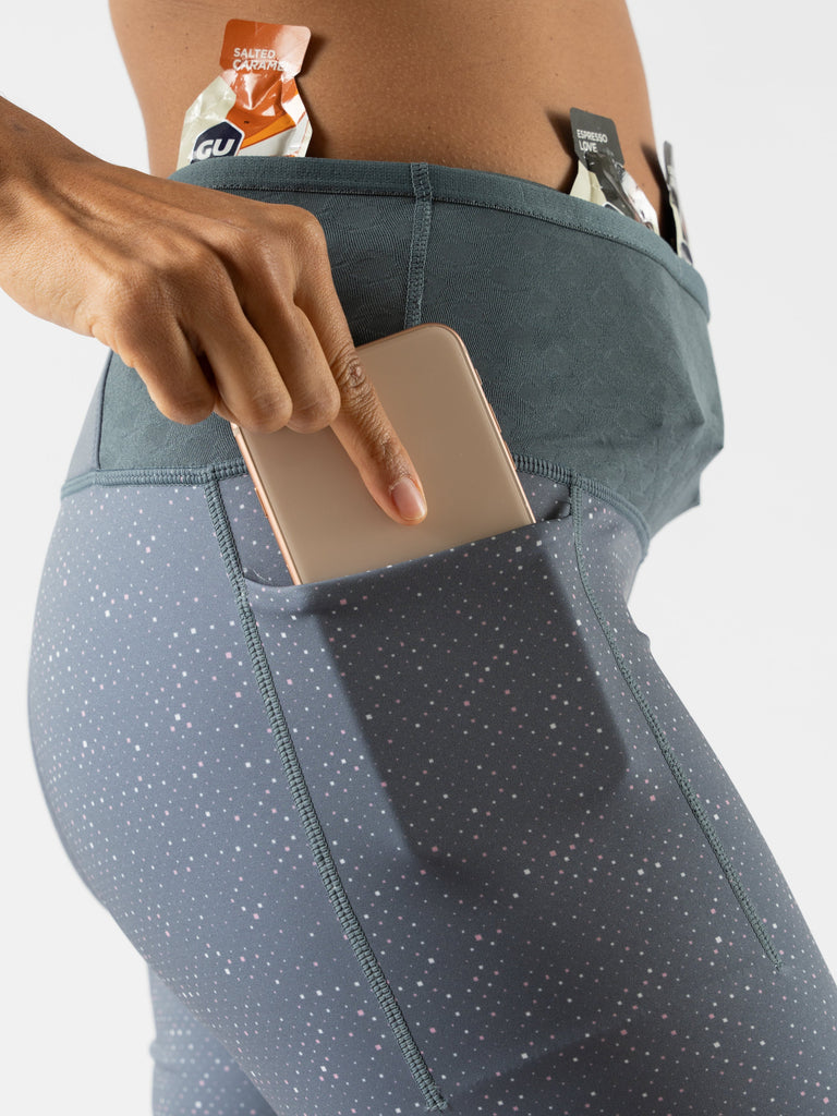 Women's Rabbit Leggy Shashems 5". Grey print with white and pink dots. Lateral view.