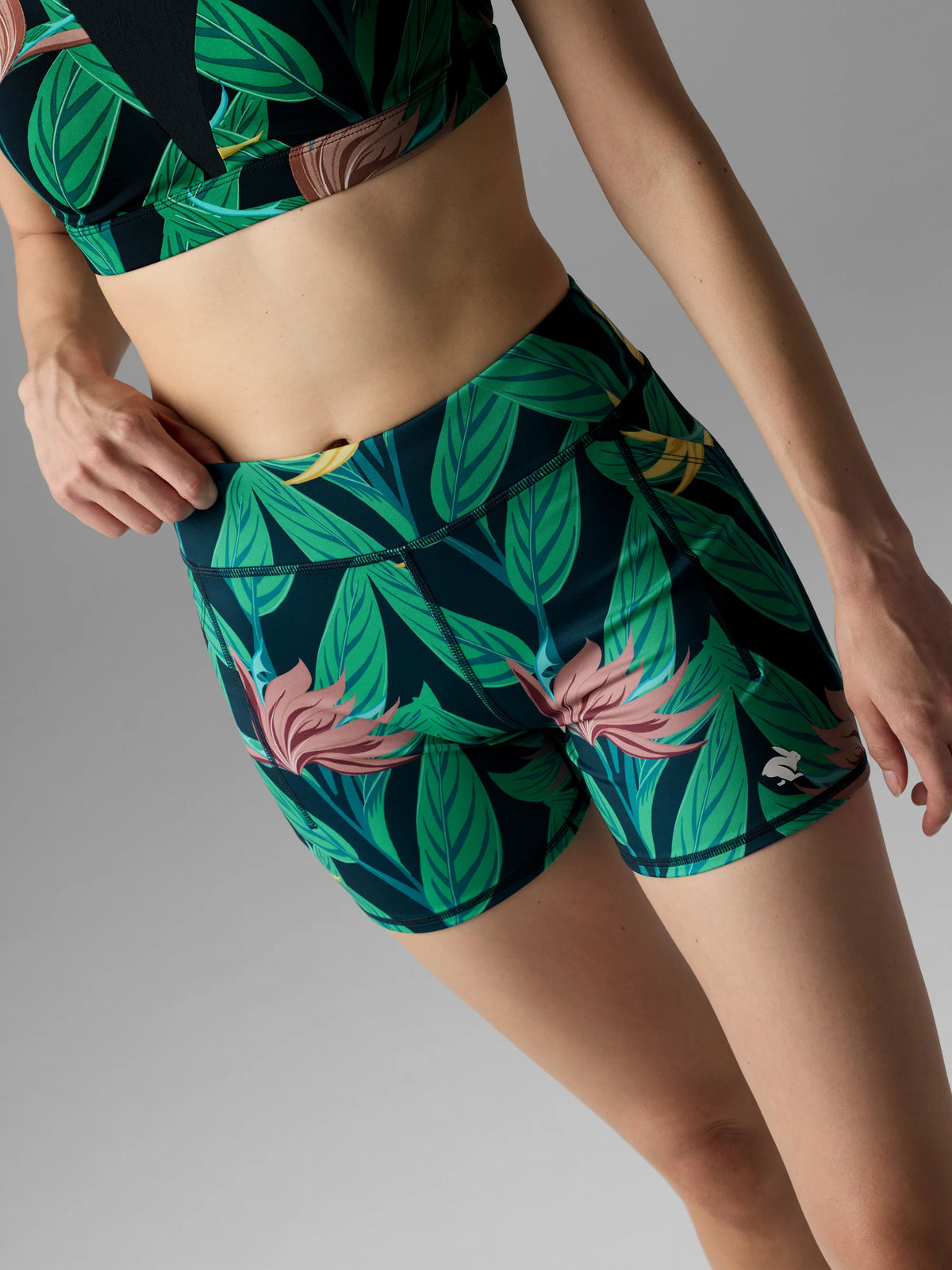rabbit Speed Leggy 4". Floral.