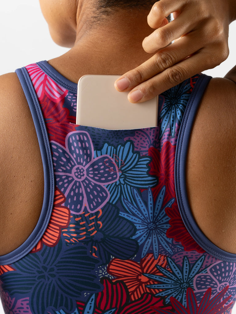 Women's rabbit Utilibra-vo. Floral print. Rear view.