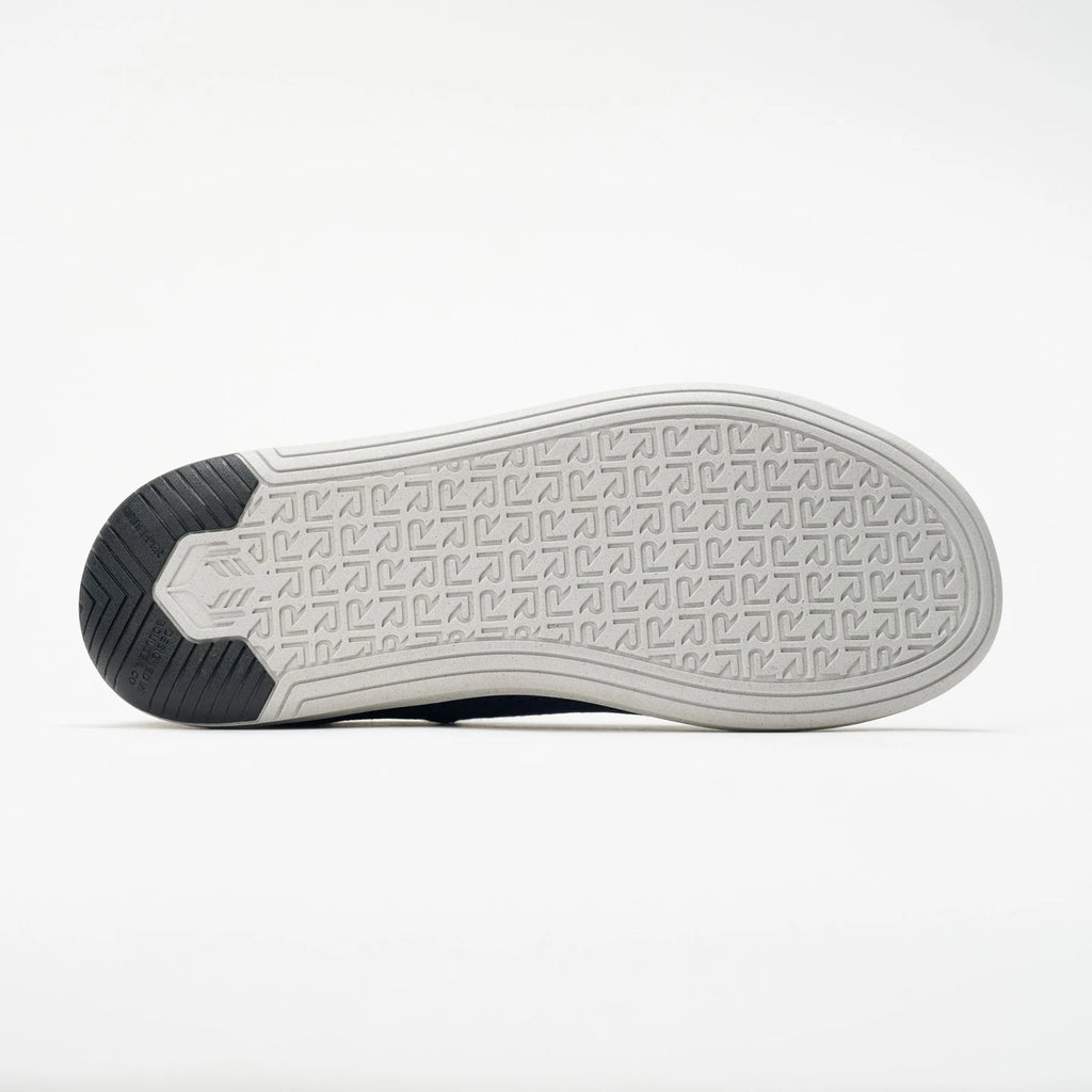 Women's Roll Recovery Superplush Classic. White upper. White midsole. Bottom view.