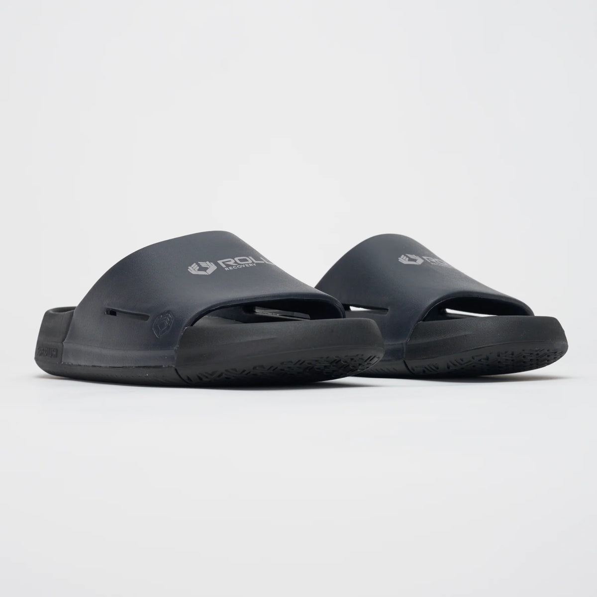 Women's Roll Recovery Superplush Slide. Black.