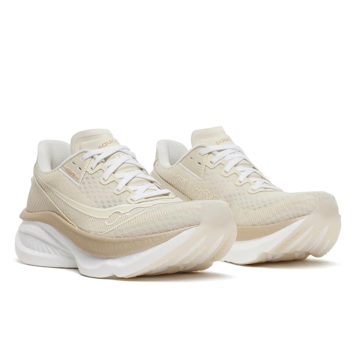 Women's Saucony Endorphin Azura. Beige upper. White midsole. Lateral view.