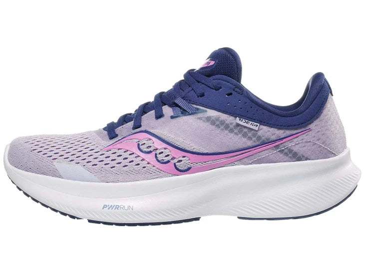 Women's Saucony Ride 16. Grey upper. White midsole. Lateral view.