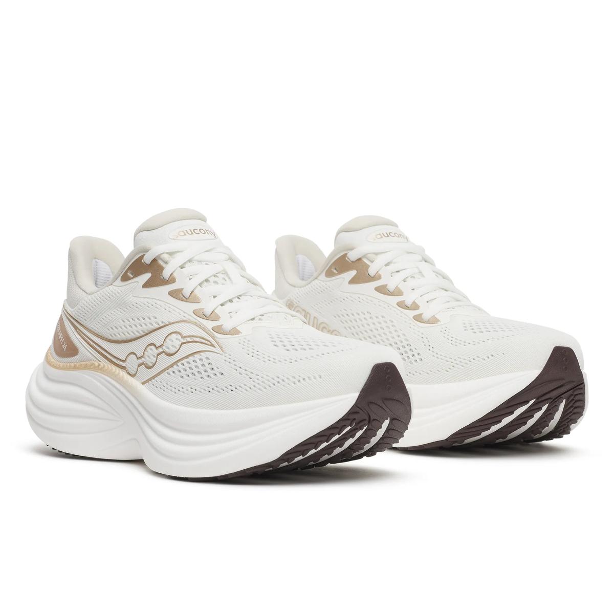 Women's Saucony Triumph 24. Off White upper. White midsole. Lateral view.