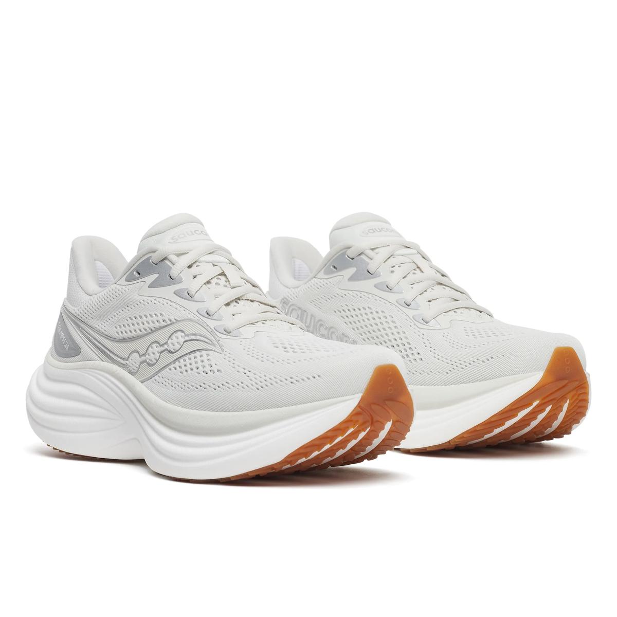 Women's Saucony Triumph 24. Light Grey upper. White midsole. Lateral view.