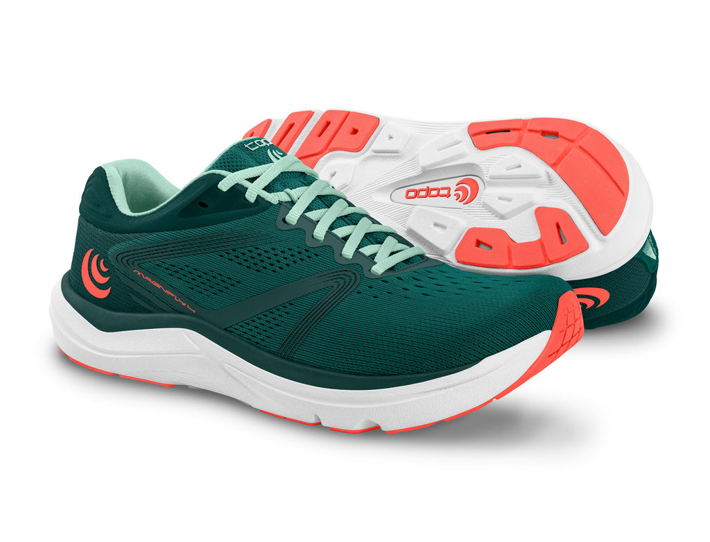 Women's Topo Athletic Magnifly 4. Dark green upper. White midsole. Lateral view.