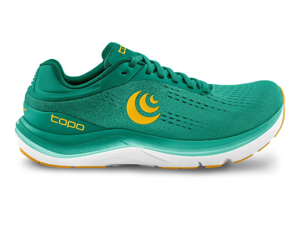 Women's Topo Magnifly 5. Green upper. White midsole. Lateral view.