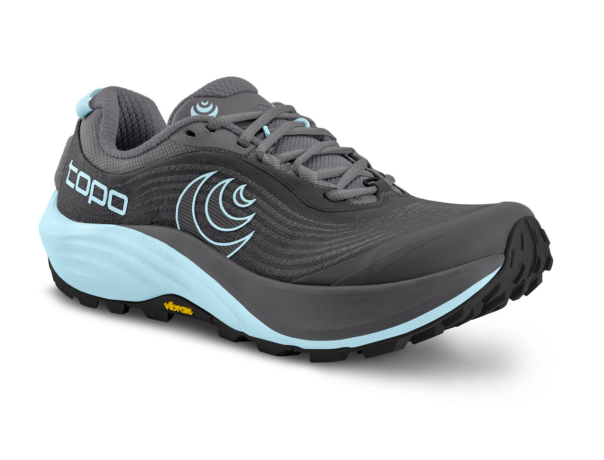 Women's Topo Pursuit 3. Grey upper. Light Blue/Grey midsole. Lateral view.