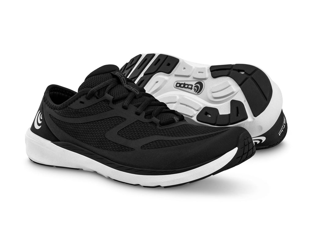 Women's Topo Athletic ST-4. Black upper. White midsole. Lateral view.