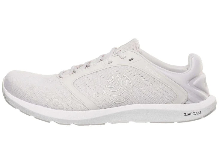 Women's Topo Athletic ST-5. Off white upper. Off white midsole. Lateral view.