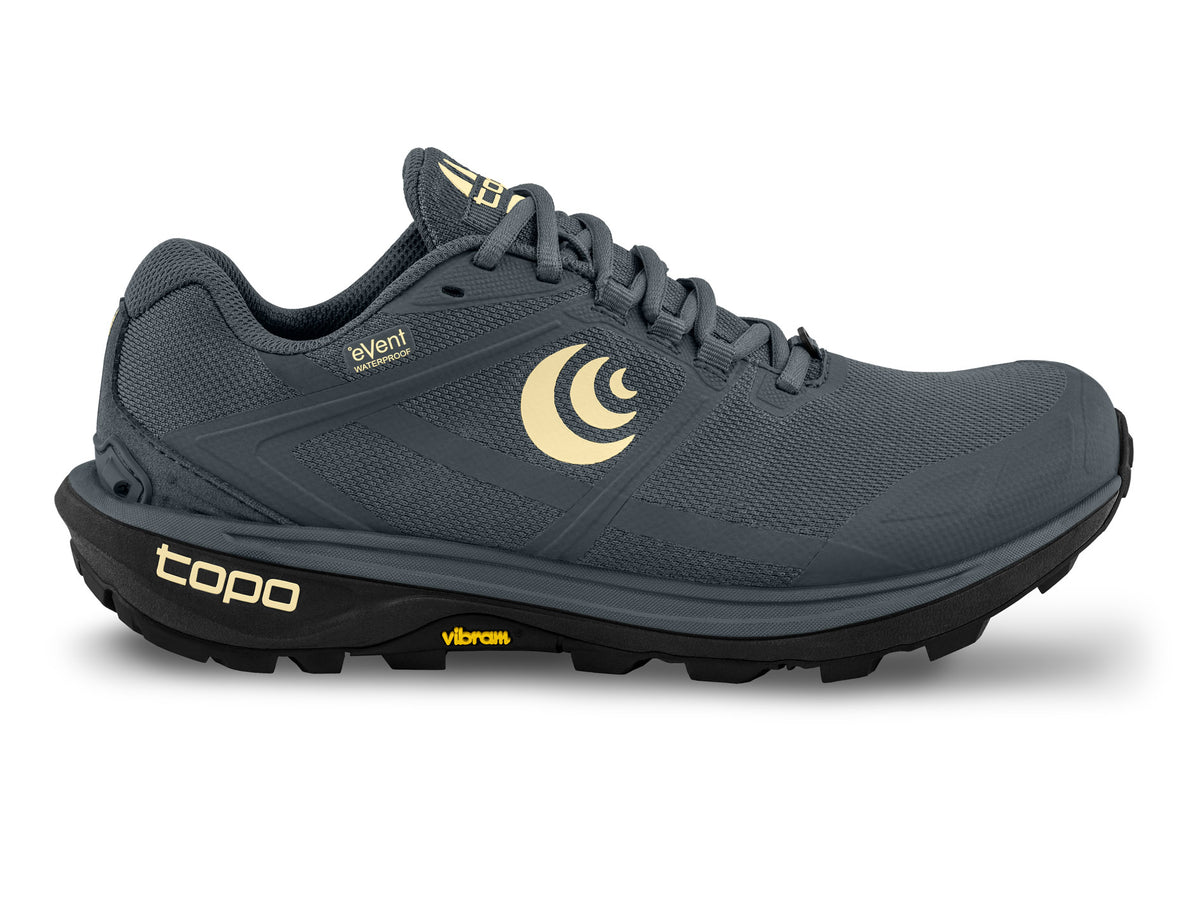 Women's Topo Terraventure 4 WP. Grey upper. Black midsole. Lateral view.