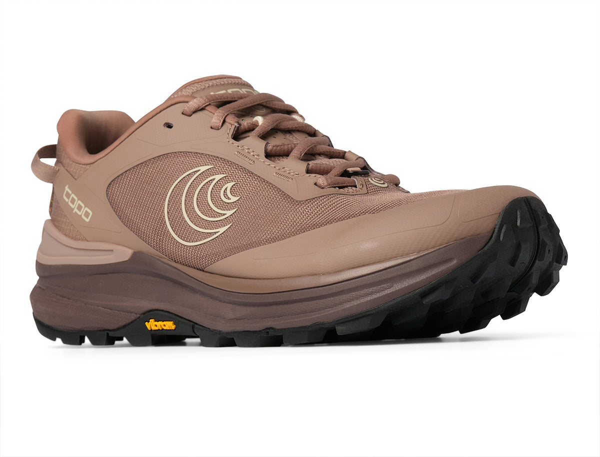 Women's Topo Traverse 2. Dark Pink upper. Grey midsole. Lateral view.