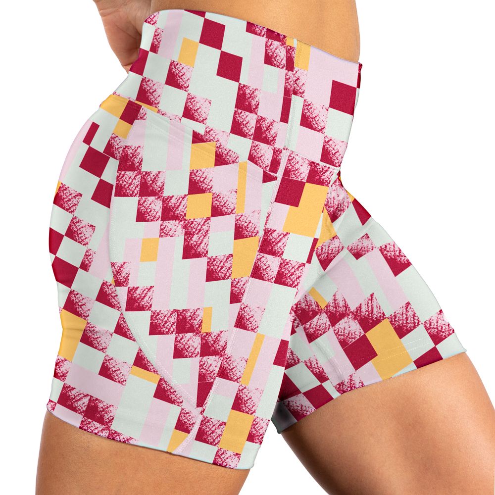 Women's Brooks Moment 5" Short Tights. Checkered print. Lateral view.