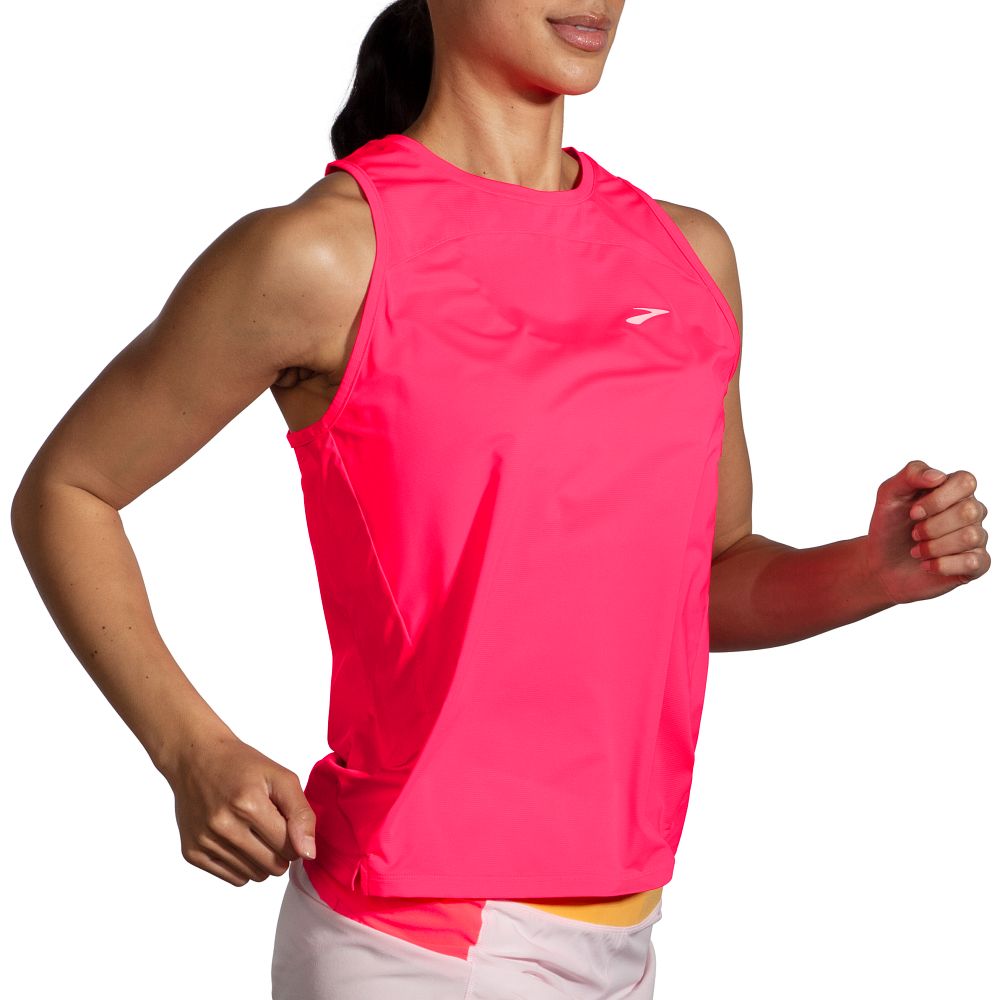 Women's Brooks Sprint Free Short Sleeve 2.0. Pink. Front/Lateral view.