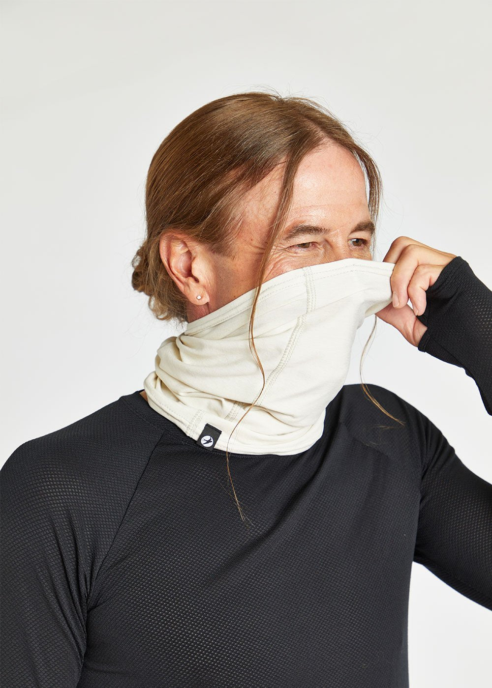 Oiselle Lux Gaiter. White. Front/Lateral view.