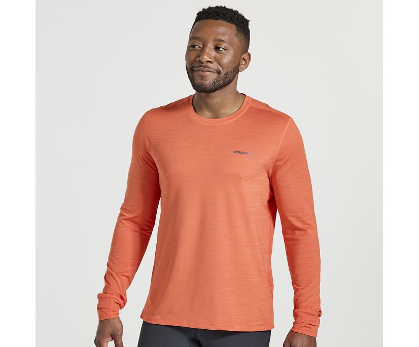 Men's Saucony Boulder Base Layer. Orange/Red. Front view.