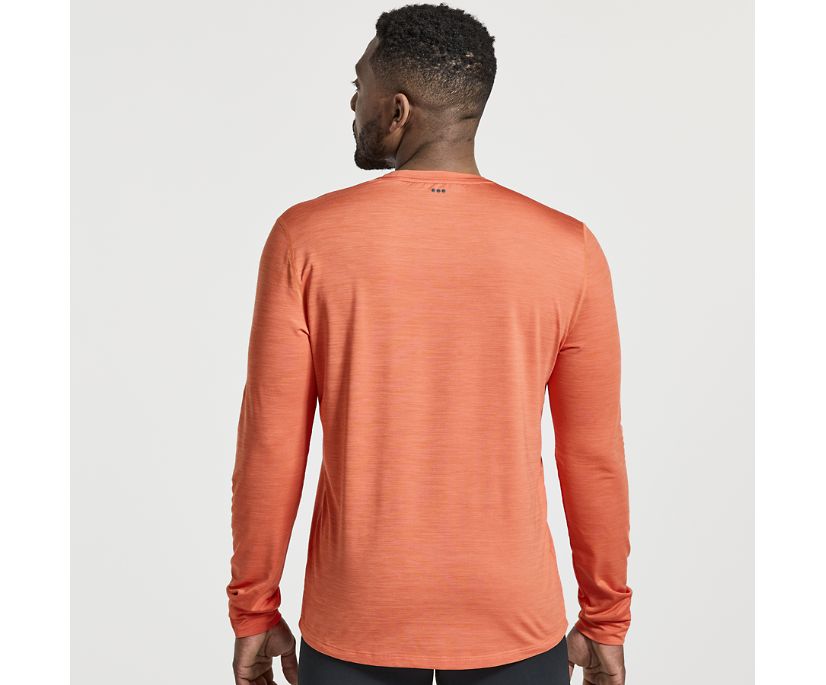 Men's Saucony Boulder Base Layer. Orange/Red. Rear view.