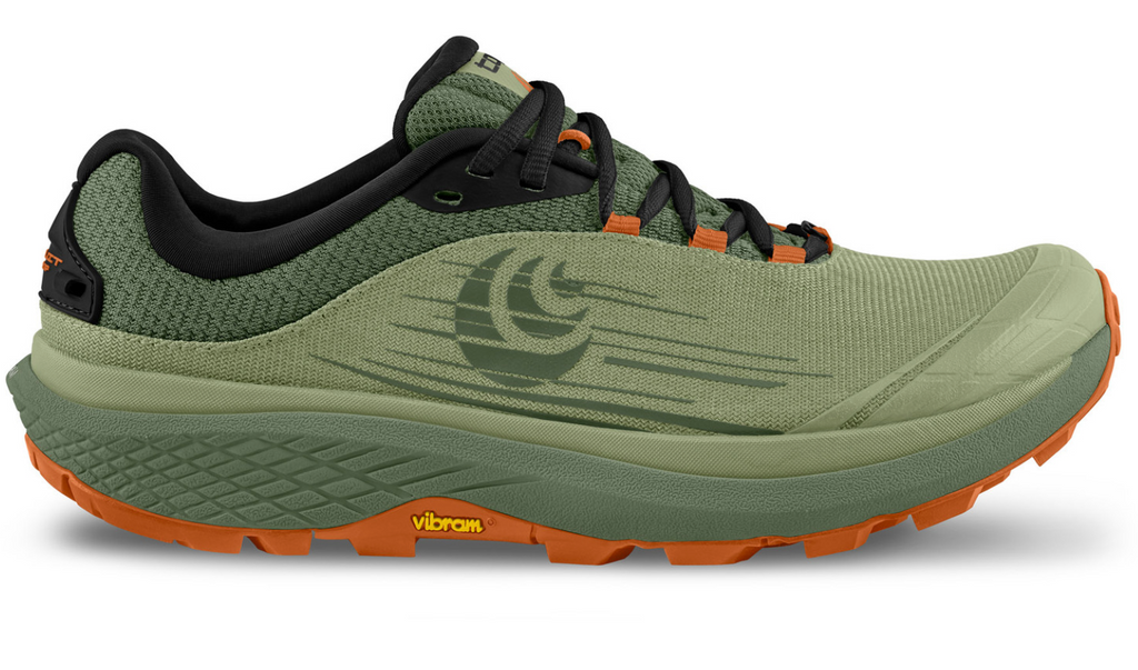 Men's Topo Athletic Pursuit. Olive upper. Dark green midsole. Lateral view.
