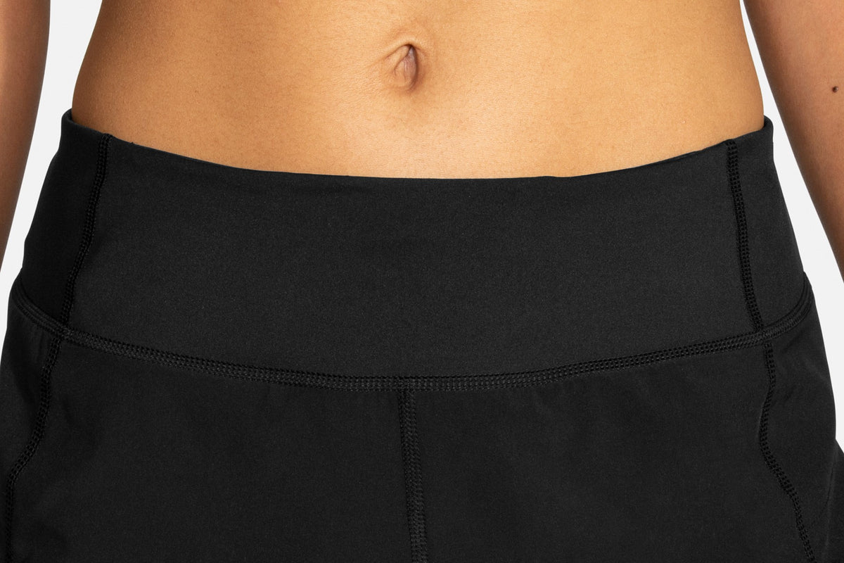 Women's Brooks Chaser 5" Shorts. Black. Waistband closeup.
