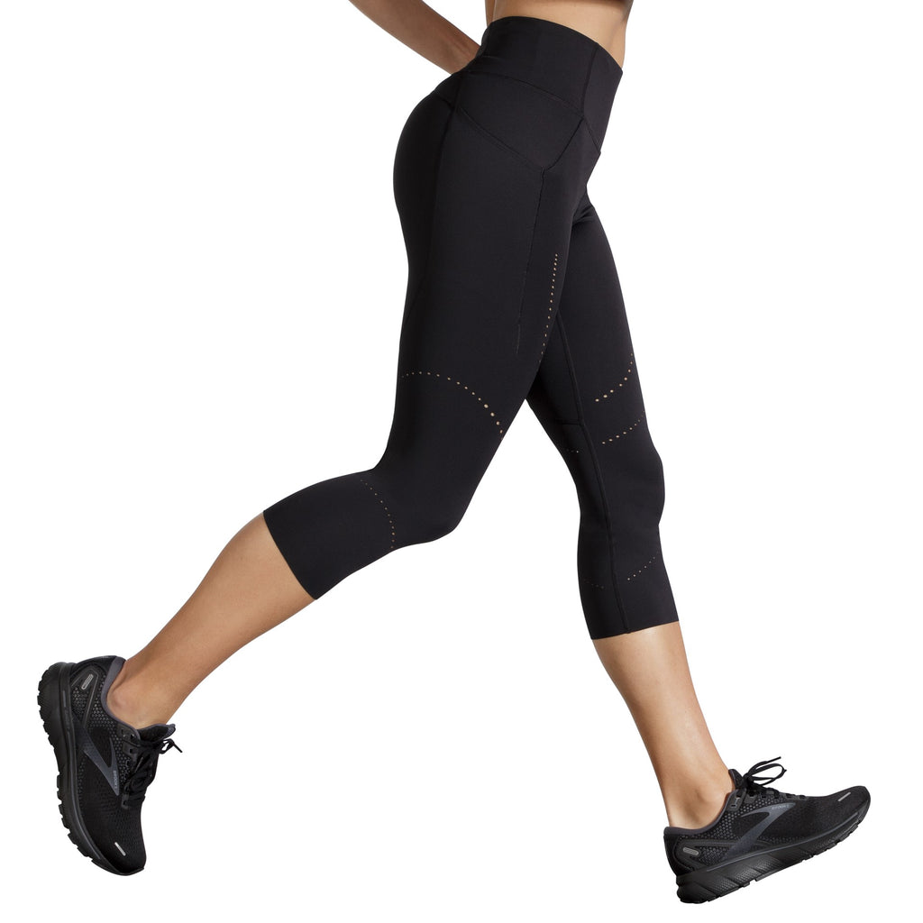 Women's Brooks Method 3/4 Tights. Black. Lateral view.