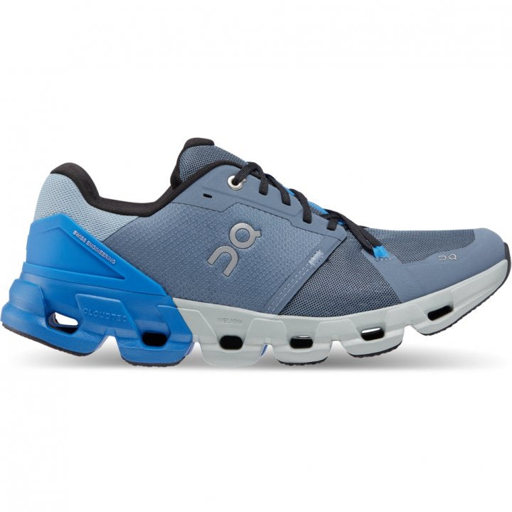 Men's On Cloudflyer 4. Blue upper. White midsole. Lateral view.