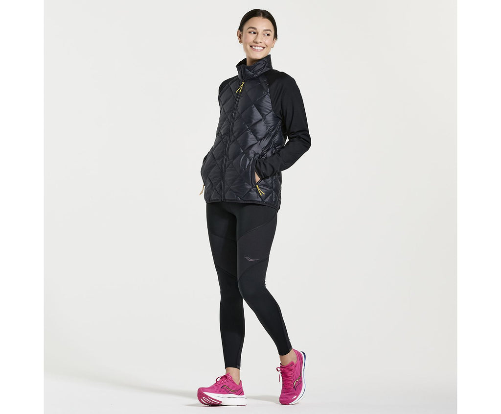 Women's Saucony Oysterpuff Jacket. Black. Front view.