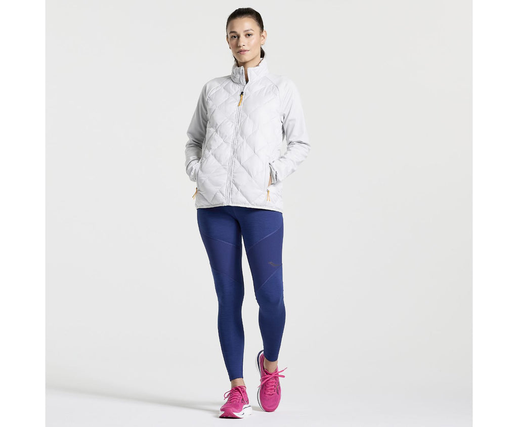 Women's Saucony Oysterpuff Jacket. White. Front view.