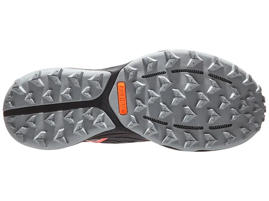 Women's Saucony Xodus 2. Black upper. Black midsole. Bottom view.