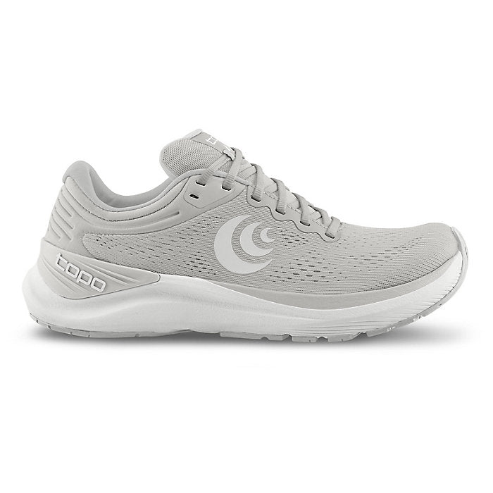Women's Topo Athletic Ultrafly 4. Grey upper. White midsole. Lateral view.